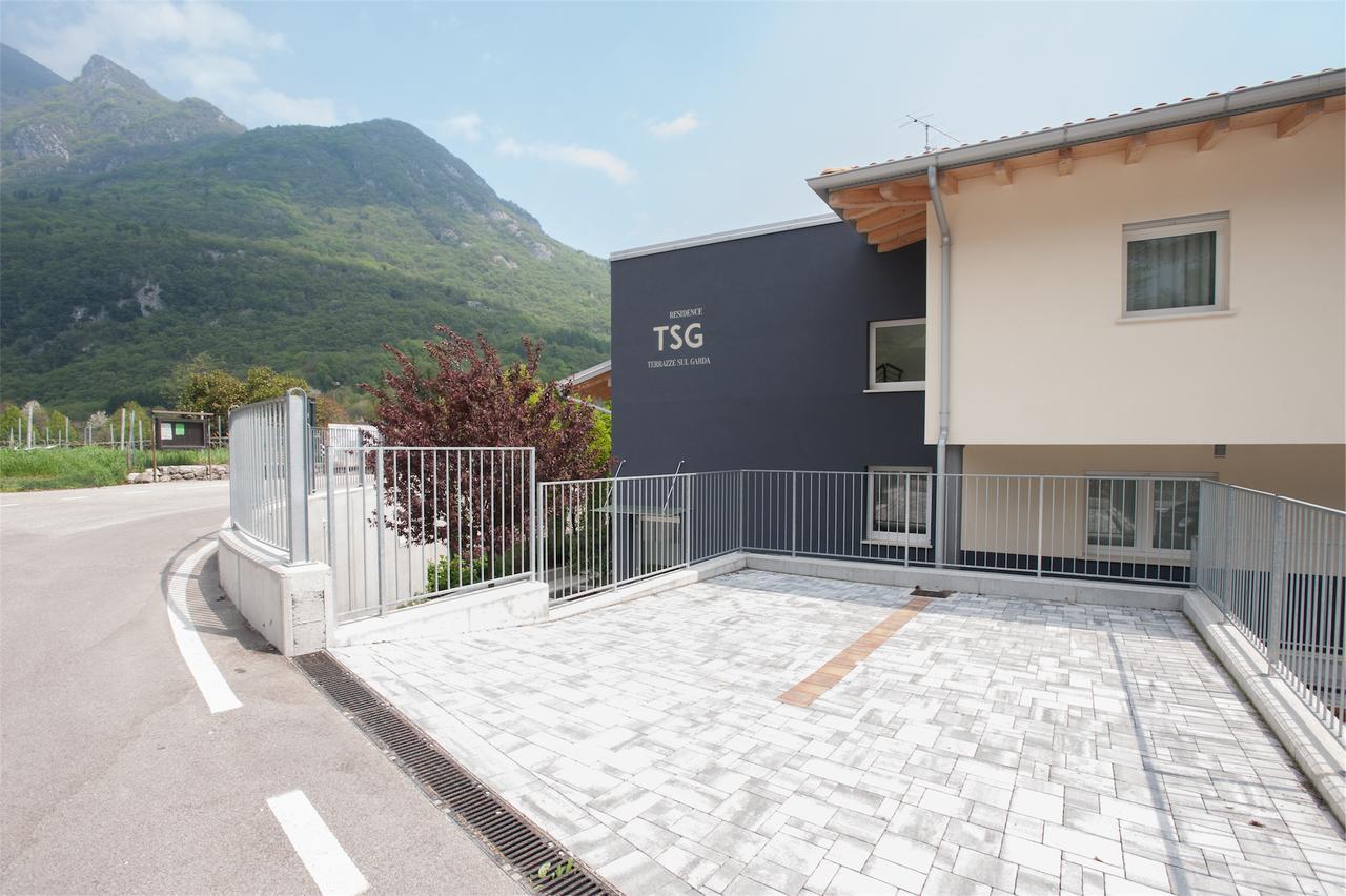 Aparthotel Terrazze Sul Garda Tenno Exterior foto